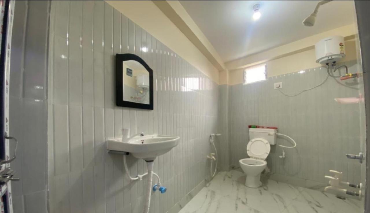 Hotel Ilora By Wb Inn Tarapith Ngoại thất bức ảnh